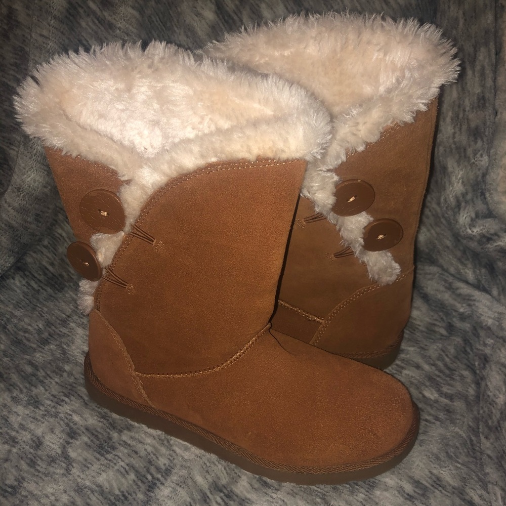 Chestnut faux fur boots